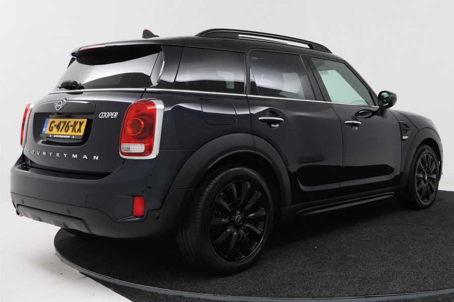 MINI Countryman 1.5 Cooper Chili (PANORAMADAK, STOELVERWARMING, HEAD-UP, CLIMA, H/K, VOORRUIT VERWARMING, LED)