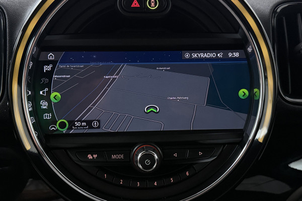 MINI Countryman 1.5 Cooper Chili (PANORAMADAK, STOELVERWARMING, HEAD-UP, CLIMA, H/K, VOORRUIT VERWARMING, LED)