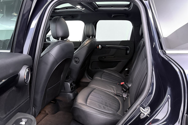 MINI Countryman 1.5 Cooper Chili (PANORAMADAK, STOELVERWARMING, HEAD-UP, CLIMA, H/K, VOORRUIT VERWARMING, LED)