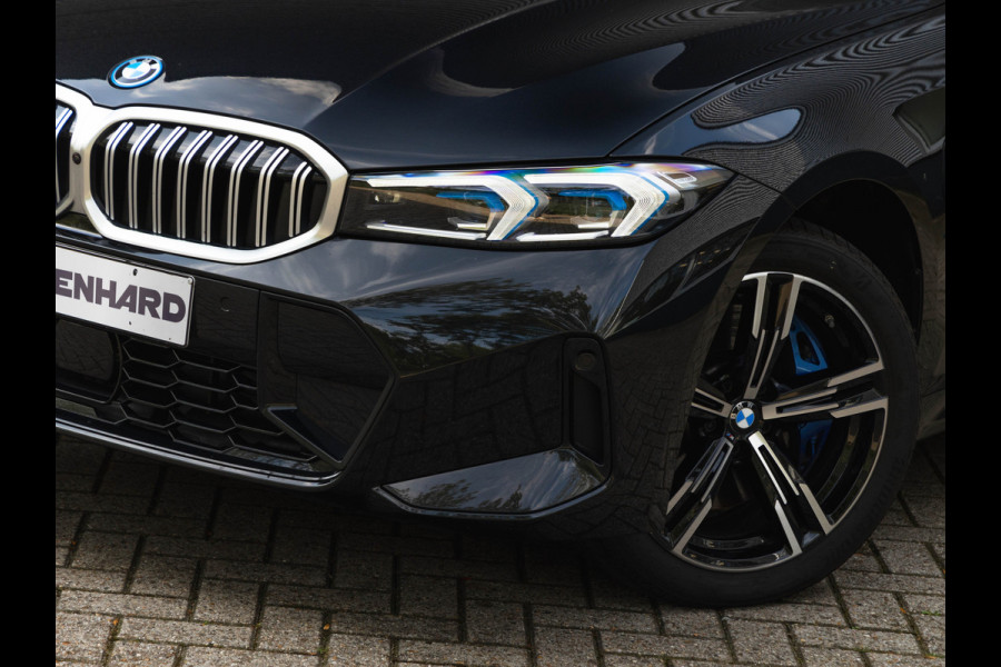 BMW 3 Serie Touring 330e xDrive M-Sport - Pano - Driving Ass Prof - Trekhaak - Head-up
