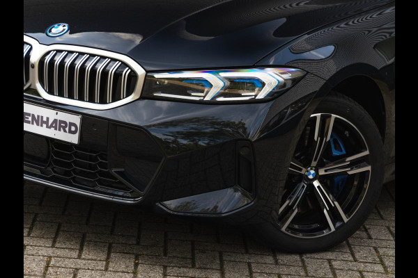 BMW 3 Serie Touring 330e xDrive M-Sport - Pano - Driving Ass Prof - Trekhaak - Head-up