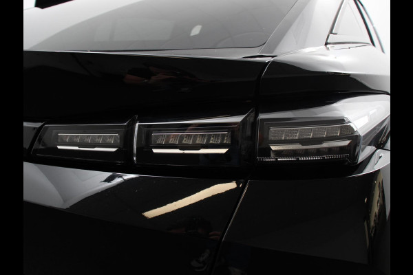 Peugeot 408 1.2 Hybrid 145 e-DCS6 Allure Automaat Navigatie Apple Carplay/Android Auto Camera Parkeersensoren Adaptive Cruise Control Full LED Lichtmetalen velgen Climate Control Camera