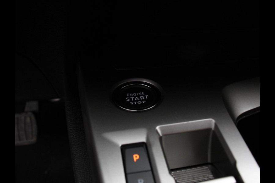 Peugeot 408 1.2 Hybrid 145 e-DCS6 Allure Automaat Navigatie Apple Carplay/Android Auto Camera Parkeersensoren Adaptive Cruise Control Full LED Lichtmetalen velgen Climate Control Camera