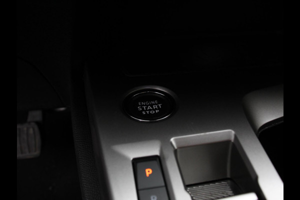 Peugeot 408 1.2 Hybrid 145 e-DCS6 Allure Automaat Navigatie Apple Carplay/Android Auto Camera Parkeersensoren Adaptive Cruise Control Full LED Lichtmetalen velgen Climate Control Camera