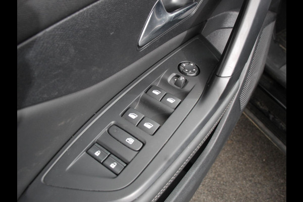 Peugeot 408 1.2 Hybrid 145 e-DCS6 Allure Automaat Navigatie Apple Carplay/Android Auto Camera Parkeersensoren Adaptive Cruise Control Full LED Lichtmetalen velgen Climate Control Camera