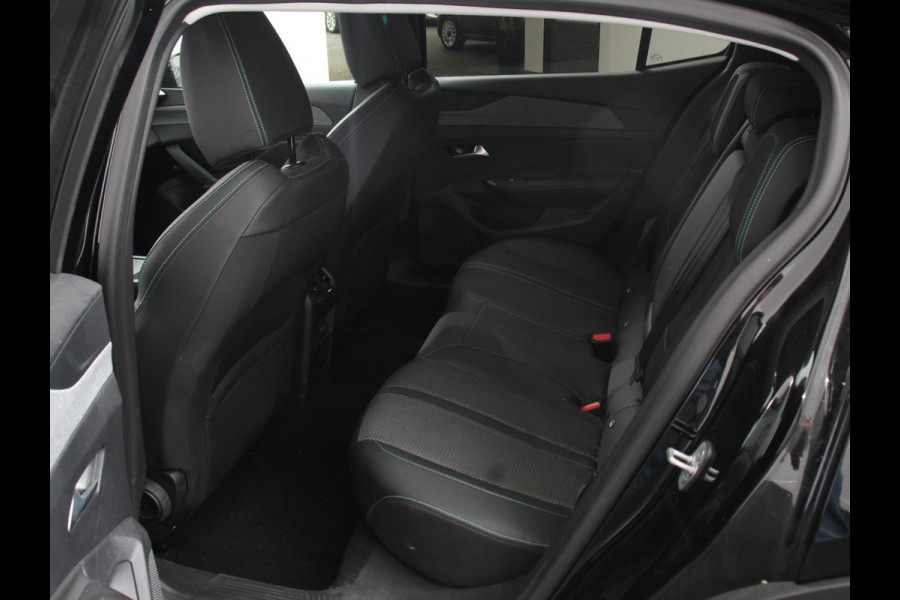 Peugeot 408 1.2 Hybrid 145 e-DCS6 Allure Automaat Navigatie Apple Carplay/Android Auto Camera Parkeersensoren Adaptive Cruise Control Full LED Lichtmetalen velgen Climate Control Camera