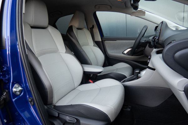 Toyota Yaris 1.5 Hybrid 115 First Edition | JBL | Head Up | ACC | Leder |