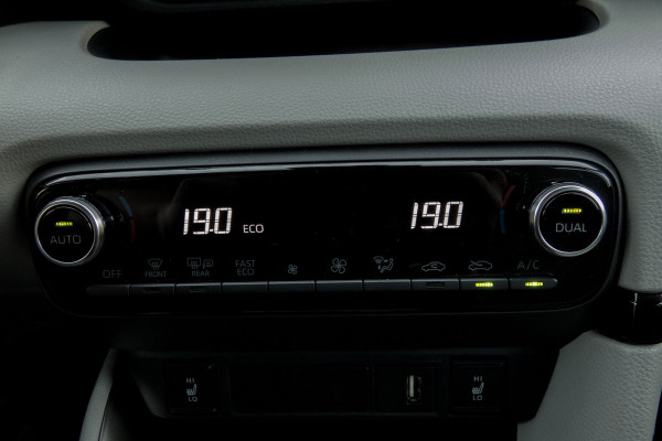 Toyota Yaris 1.5 Hybrid 115 First Edition | JBL | Head Up | ACC | Leder |