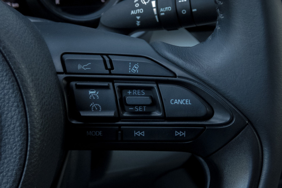 Toyota Yaris 1.5 Hybrid 115 First Edition | JBL | Head Up | ACC | Leder |