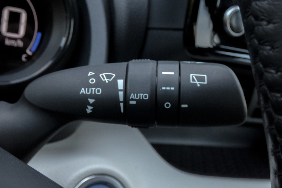 Toyota Yaris 1.5 Hybrid 115 First Edition | JBL | Head Up | ACC | Leder |