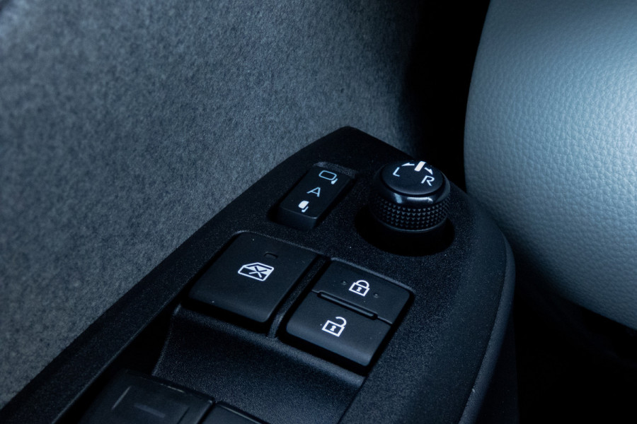 Toyota Yaris 1.5 Hybrid 115 First Edition | JBL | Head Up | ACC | Leder |