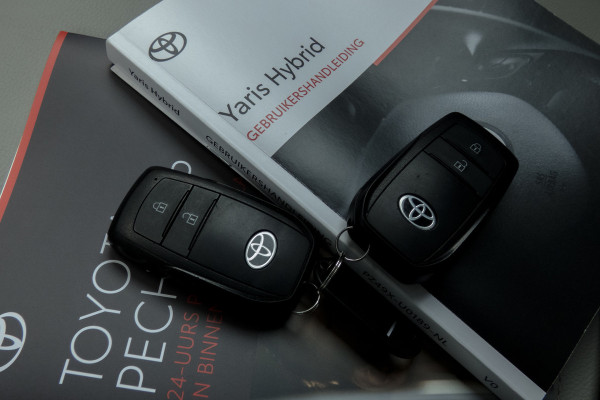 Toyota Yaris 1.5 Hybrid 115 First Edition | JBL | Head Up | ACC | Leder |