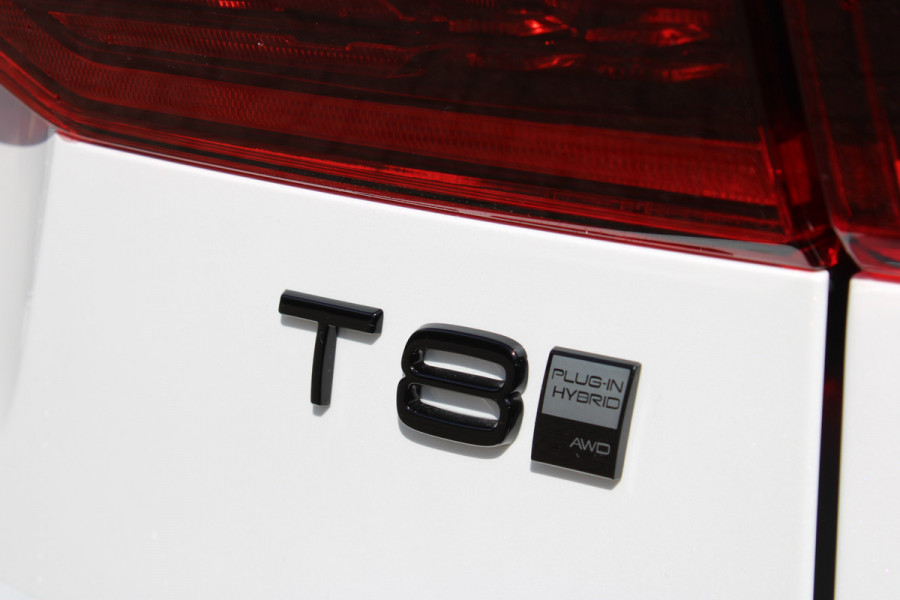 Volvo XC60 2.0 T8 Plug-in hybrid Plus Black Edition Head-up | 360 | Zwenkbare trekhaak | Panoramadak