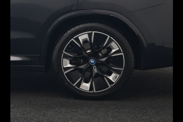 BMW iX3 M Sport 80 kWh 286pk Dealer O.H. | Trekhaak Af Fabriek | Panodak | Head Up | Adaptive Cruise | 360 Camera | Harman / Kardon | Lederen Sportstoelen Memory & Verwarmd | Laser LED | Stuur Verwarmd | Keyless | Blis | Sfeerverlichting | 20"L.M |