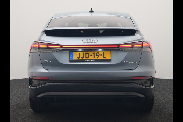 Audi Q4 e-tron 40 S Line 77 kWh 204pk | Adaptive Cruise | Valcona Lederen Sportstoelen Verwarmd | 20"L.M | Apple Carplay | Keyless | Blis | Camera | Virtual | Navigatie | DAB |