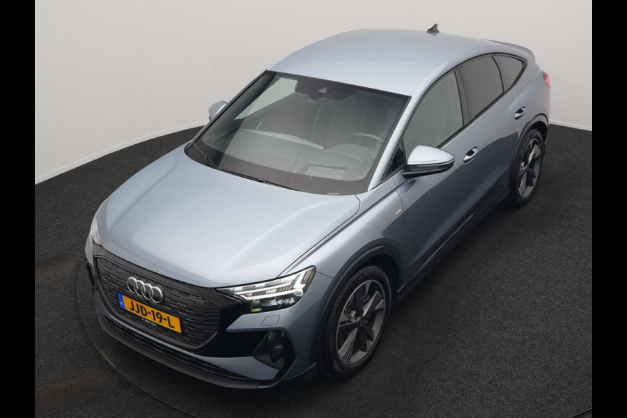 Audi Q4 e-tron 40 S Line 77 kWh 204pk | Adaptive Cruise | Valcona Lederen Sportstoelen Verwarmd | 20"L.M | Apple Carplay | Keyless | Blis | Camera | Virtual | Navigatie | DAB |