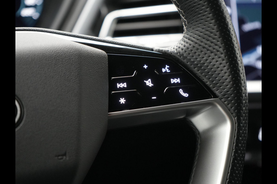 Audi Q4 e-tron 40 S Line 77 kWh 204pk | Adaptive Cruise | Valcona Lederen Sportstoelen Verwarmd | 20"L.M | Apple Carplay | Keyless | Blis | Camera | Virtual | Navigatie | DAB |
