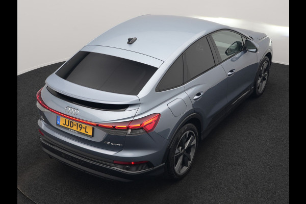 Audi Q4 e-tron 40 S Line 77 kWh 204pk | Adaptive Cruise | Valcona Lederen Sportstoelen Verwarmd | 20"L.M | Apple Carplay | Keyless | Blis | Camera | Virtual | Navigatie | DAB |