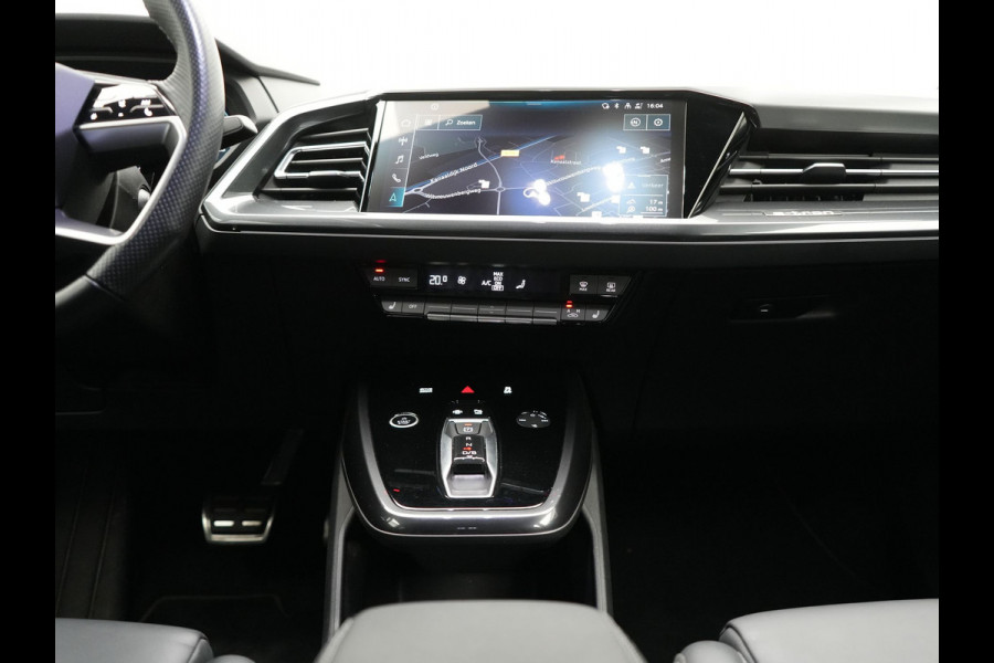 Audi Q4 e-tron 40 S Line 77 kWh 204pk | Adaptive Cruise | Valcona Lederen Sportstoelen Verwarmd | 20"L.M | Apple Carplay | Keyless | Blis | Camera | Virtual | Navigatie | DAB |