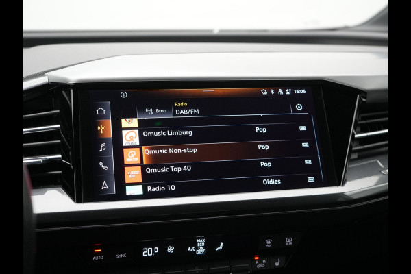 Audi Q4 e-tron 40 S Line 77 kWh 204pk | Adaptive Cruise | Valcona Lederen Sportstoelen Verwarmd | 20"L.M | Apple Carplay | Keyless | Blis | Camera | Virtual | Navigatie | DAB |