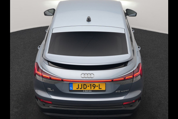 Audi Q4 e-tron 40 S Line 77 kWh 204pk | Adaptive Cruise | Valcona Lederen Sportstoelen Verwarmd | 20"L.M | Apple Carplay | Keyless | Blis | Camera | Virtual | Navigatie | DAB |