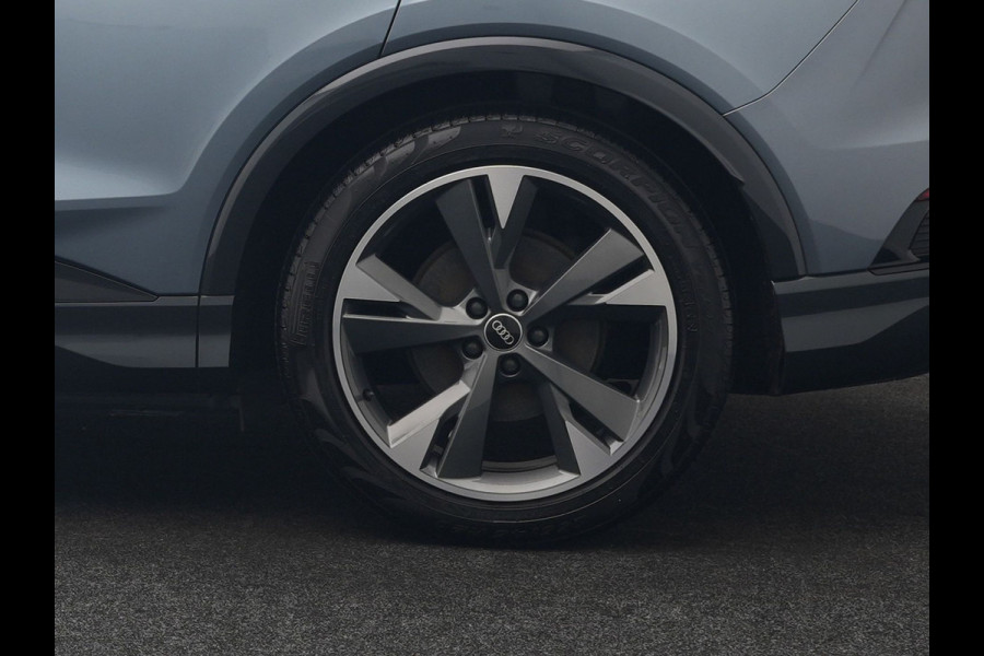 Audi Q4 e-tron Sportback 40 S Line 77 kWh 204pk | Adaptive Cruise | Valcona Lederen Sportstoelen Verwarmd | 20"L.M | Apple Carplay | Keyless | Blis | Camera | Virtual | Navigatie | DAB |