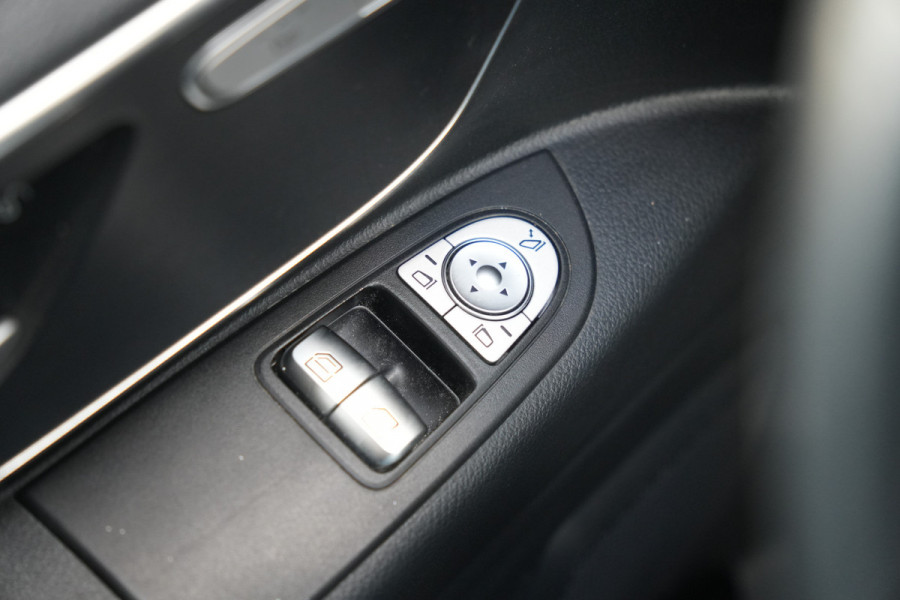 Mercedes-Benz Vito 119 CDI L3 Pro DC 190pk - 2x Schuif - Trekhaak - Stoelverwarming - Multibeam LED - Camera - Rijklaar