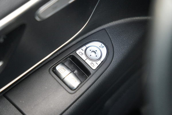 Mercedes-Benz Vito 119 CDI L3 Pro DC 190pk - 2x Schuif - Trekhaak - Stoelverwarming - Multibeam LED - Camera - Rijklaar
