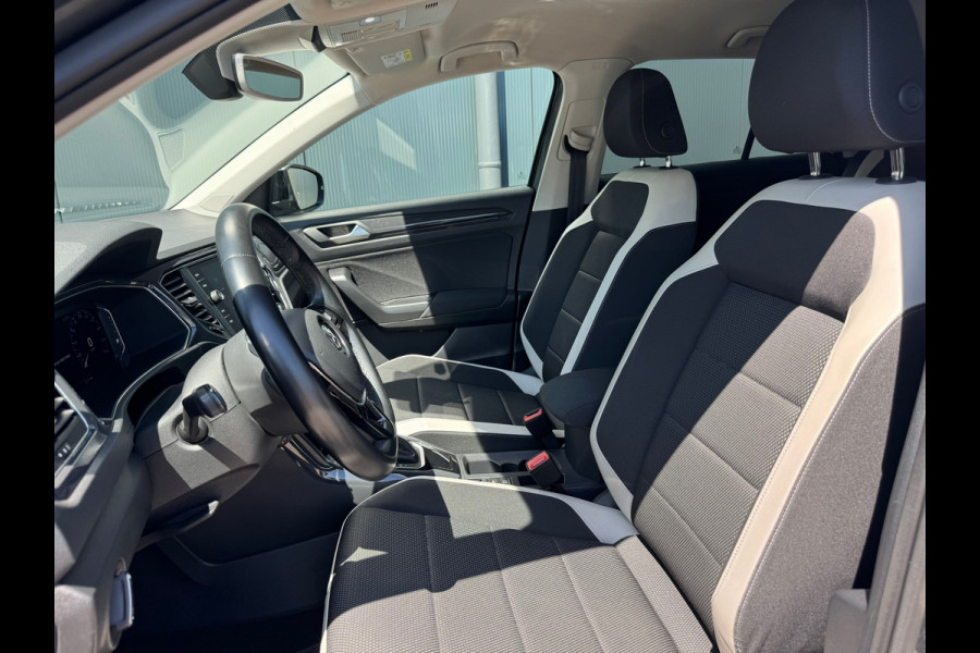 Volkswagen T-Roc 1.5 TSI Automaat Sport * Virtual Cockpit * Carplay * Full Led * Adaptieve Cruise *
