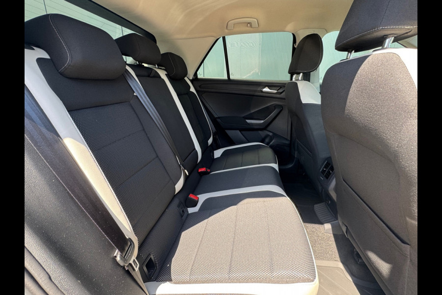 Volkswagen T-Roc 1.5 TSI Automaat Sport * Virtual Cockpit * Carplay * Full Led * Adaptieve Cruise *