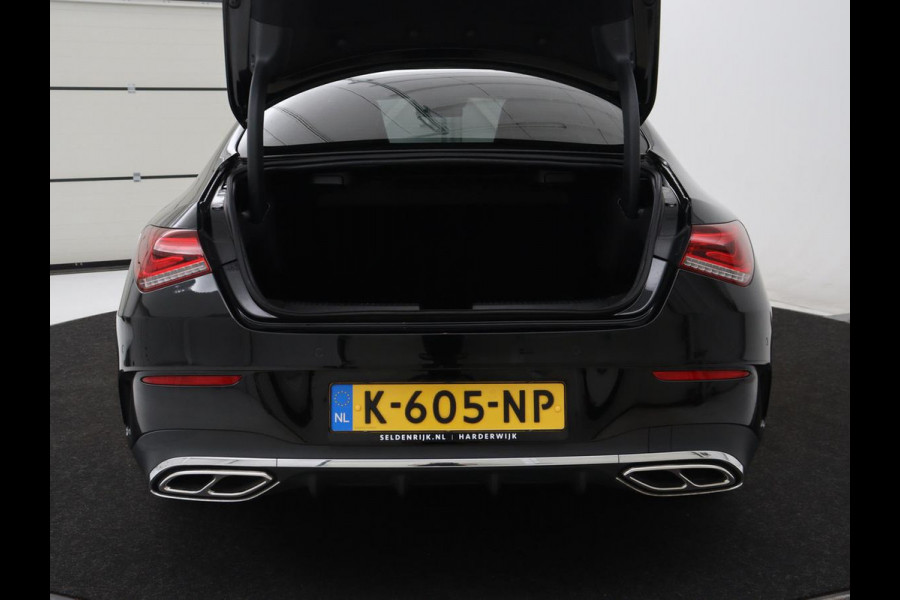 Mercedes-Benz CLA-Klasse 180 Business Solution AMG | Stoelverwarming | Leder/Alcantara | Navigatie | Park Assist | Widescreen | Full LED | Climate control | Bluetooth | Cruise control | Sportstoelen
