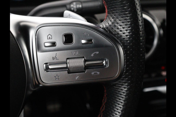 Mercedes-Benz CLA-Klasse 180 Business Solution AMG | Stoelverwarming | Leder/Alcantara | Navigatie | Park Assist | Widescreen | Full LED | Climate control | Bluetooth | Cruise control | Sportstoelen