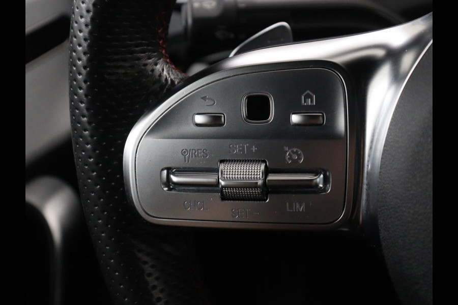 Mercedes-Benz CLA-Klasse 180 Business Solution AMG | Stoelverwarming | Leder/Alcantara | Navigatie | Park Assist | Widescreen | Full LED | Climate control | Bluetooth | Cruise control | Sportstoelen
