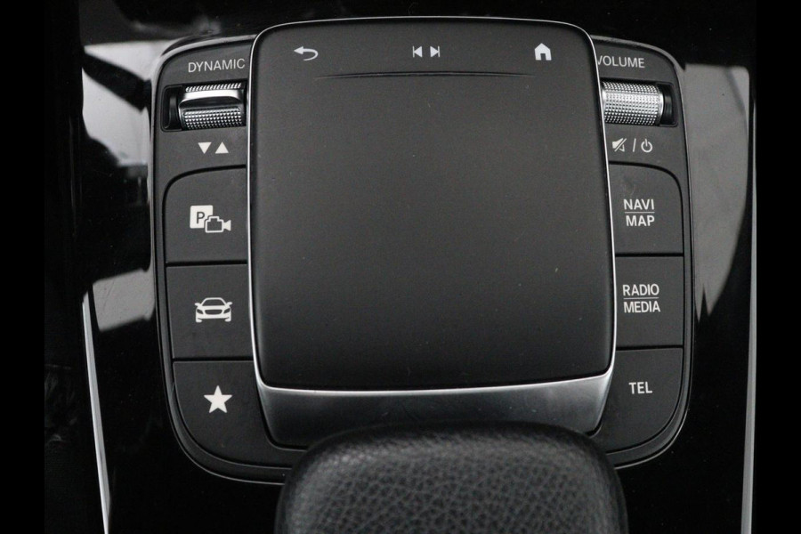 Mercedes-Benz CLA-Klasse 180 Business Solution AMG | Stoelverwarming | Leder/Alcantara | Navigatie | Park Assist | Widescreen | Full LED | Climate control | Bluetooth | Cruise control | Sportstoelen