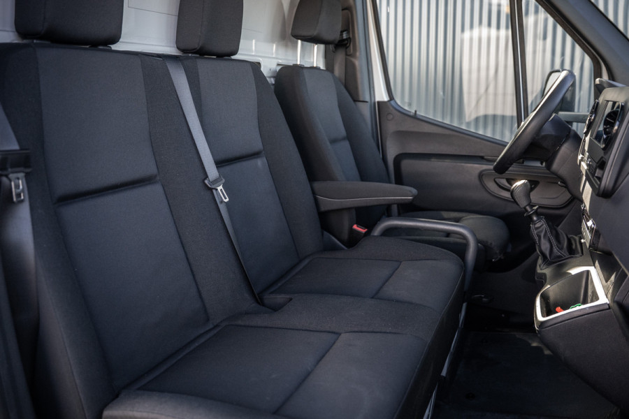 Mercedes-Benz Sprinter 316 CDI | 163 PK | Bakwagen met laadklep | NL auto | Camera | Cruise | Mbux | Climatronic