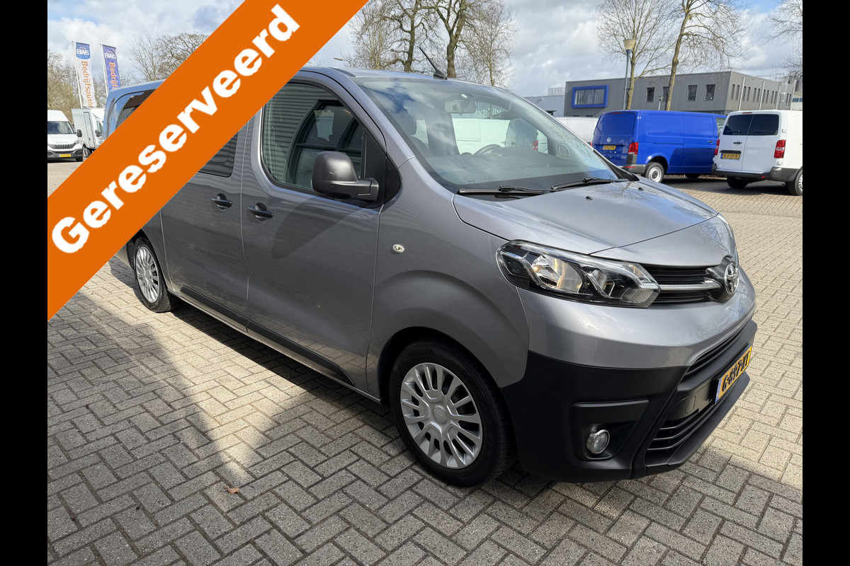 Toyota Proace Shuttle 2.0 D-4D automaat Navigator Medium L3H1 / 9 persoons / euro 6 diesel / bpm vrij / vaste prijs rijklaar € 19.950 incl btw / inclusief een nieuwe distributie riem / isofix !