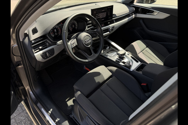 Audi A4 Avant 35 TFSI Business Edition / Automaat / Afn. Trekhaak (1.500KG) / Carplay / Camera /