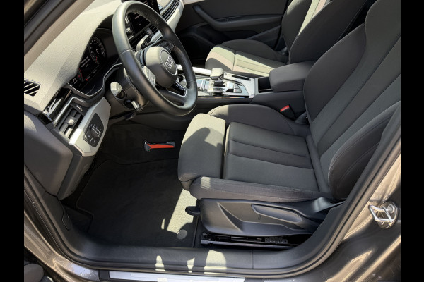 Audi A4 Avant 35 TFSI Business Edition / Automaat / Afn. Trekhaak (1.500KG) / Carplay / Camera /