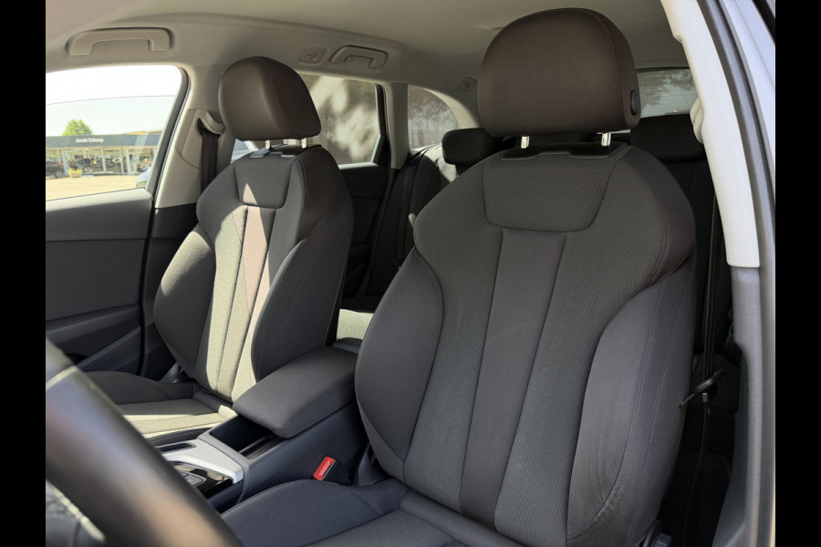 Audi A4 Avant 35 TFSI Business Edition / Automaat / Afn. Trekhaak (1.500KG) / Carplay / Camera /