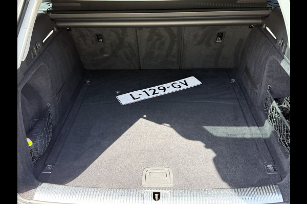 Audi A4 Avant 35 TFSI Business Edition / Automaat / Afn. Trekhaak (1.500KG) / Carplay / Camera /