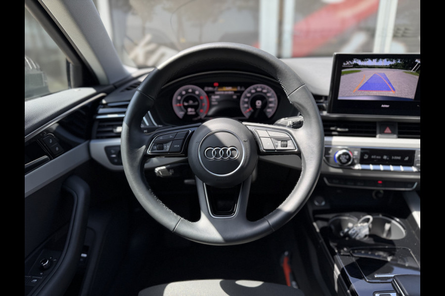 Audi A4 Avant 35 TFSI Business Edition / Automaat / Afn. Trekhaak (1.500KG) / Carplay / Camera /