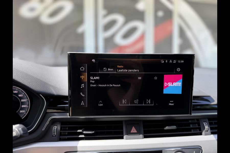 Audi A4 Avant 35 TFSI Business Edition / Automaat / Afn. Trekhaak (1.500KG) / Carplay / Camera /