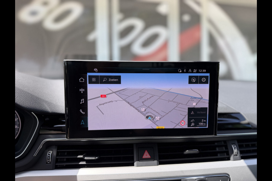 Audi A4 Avant 35 TFSI Business Edition / Automaat / Afn. Trekhaak (1.500KG) / Carplay / Camera /
