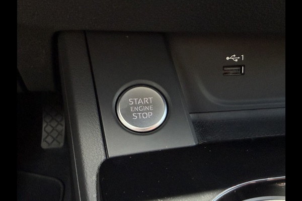Audi A4 Avant 35 TFSI Business Edition / Automaat / Afn. Trekhaak (1.500KG) / Carplay / Camera /