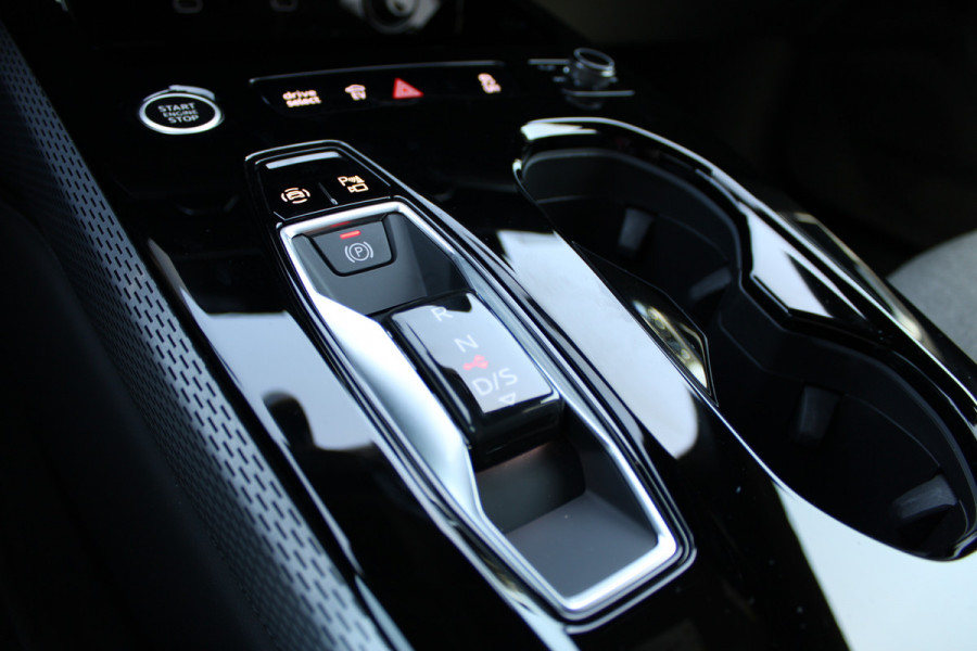Audi A5 Limousine 2.0 e-hybrid quattro S edition | Trekhaak | Origineel NL |  Stoelverwarming | Elek. achterklep |