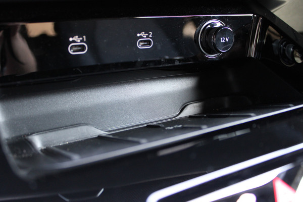 Audi A5 Limousine 2.0 e-hybrid quattro S edition | Trekhaak | Origineel NL |  Stoelverwarming | Elek. achterklep |