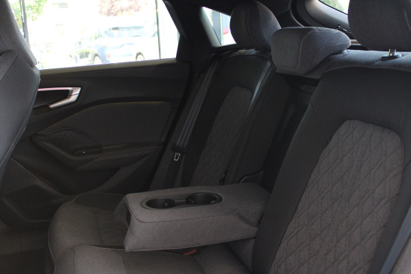 Audi A5 Limousine 2.0 e-hybrid quattro S edition | Trekhaak | Origineel NL |  Stoelverwarming | Elek. achterklep |