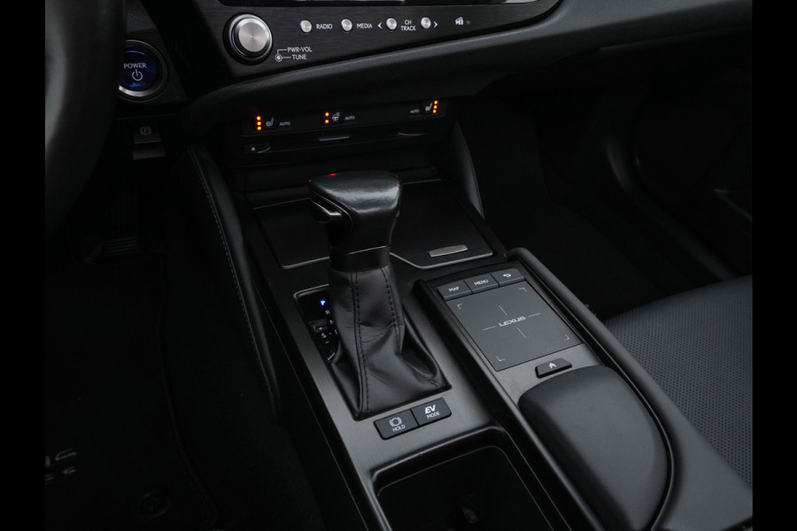 Lexus ES 300h Business Line (INCL-BTW) Aut. *PANO | LEATHER | FULL-LED | ADAPTIVE-CRUISE | BLINDSPOT | KEYLESS | CAMERA | HEATED-COMFORTSEATS | NAVI-FULLMAP | PRIVACY-GLASS | SHIFTPADDLES | ECC | PDC | 19''ALU*