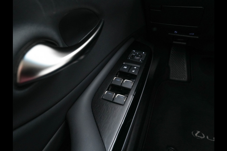 Lexus ES 300h Business Line (INCL-BTW) Aut. *PANO | LEATHER | FULL-LED | ADAPTIVE-CRUISE | BLINDSPOT | KEYLESS | CAMERA | HEATED-COMFORTSEATS | NAVI-FULLMAP | PRIVACY-GLASS | SHIFTPADDLES | ECC | PDC | 19''ALU*