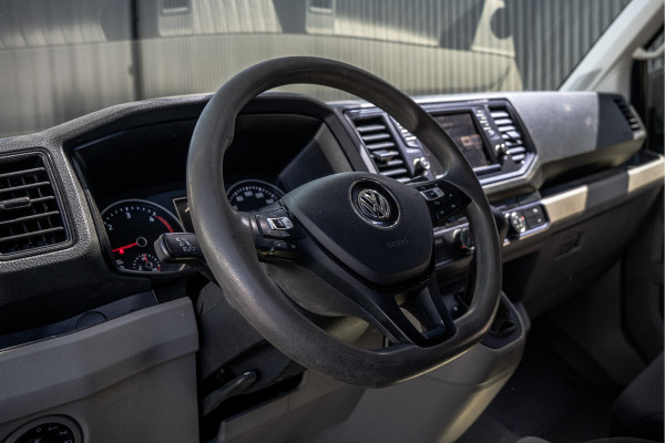 Volkswagen Crafter 2.0 TDI L3H3 | Automaat | 177 PK | Highline | LED | Camera | Carplay | PDC | Trekhaak